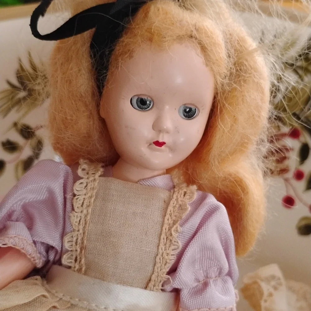 Vintage STORY BOOK Blinky Eyes Doll